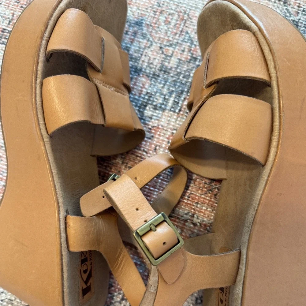 Korks by Kork-Ease‎ Tan Leather Platform Wedge Sandals Q53202 Size 9